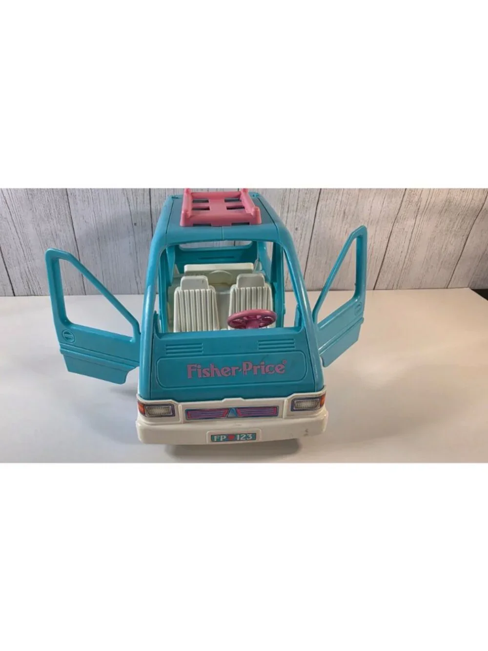 VTG 1993 FISHER PRICE LOVING FAMILY DREAM DOLLHOUSE SUV MINIVAN VAN CAR VEHICLE